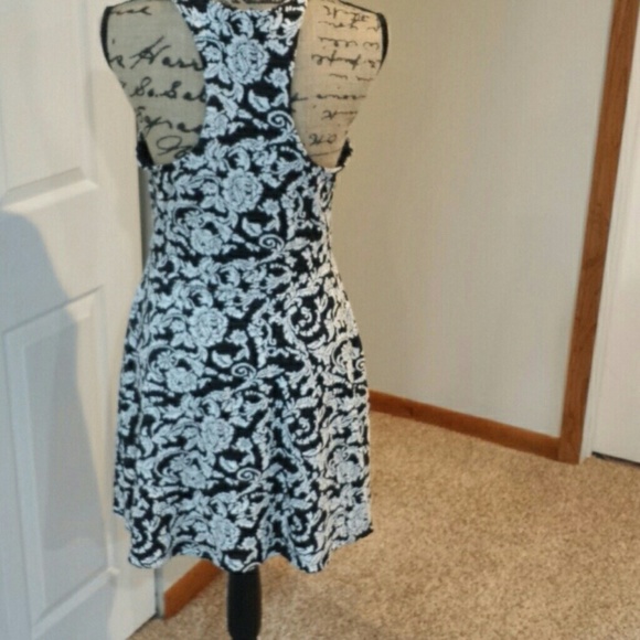 Dress - Picture 1 of 4